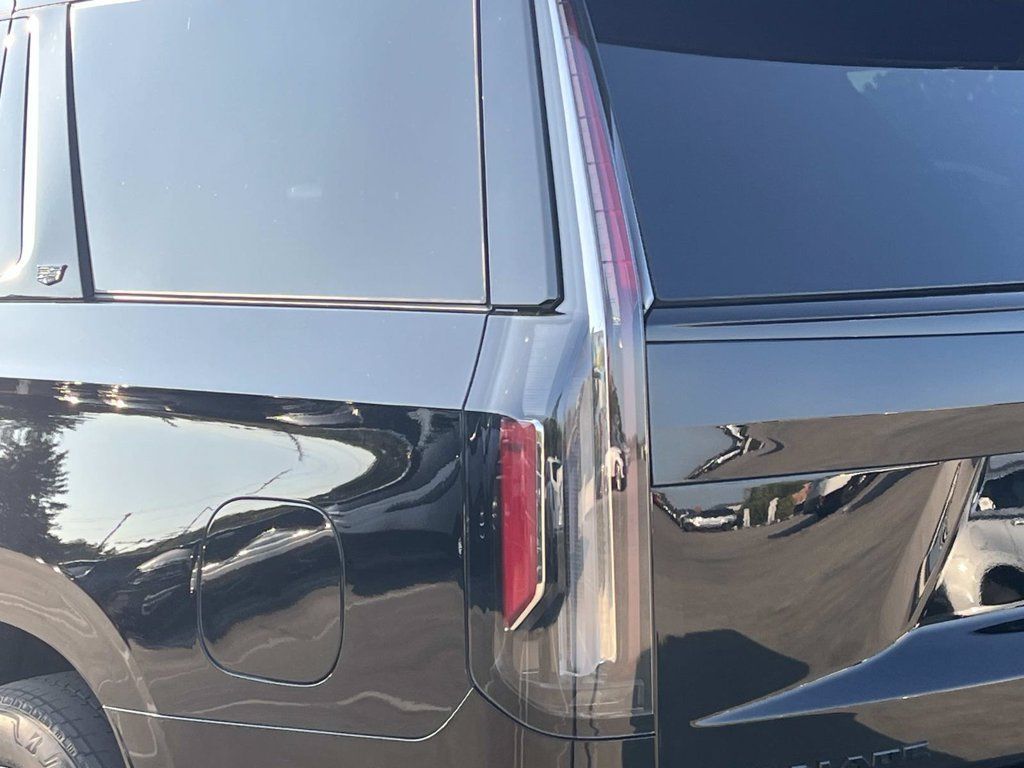 Used 2024 Cadillac Escalade Sport Platinum w/ Heavy-Duty Trailer Package AWD/4WD image 10