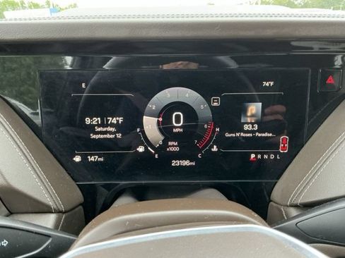 Used 2025 GMC Yukon Elevation RWD image 9