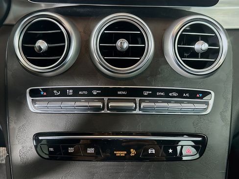 Used 2022 Mercedes-Benz GLC 300 GLC 300 w/ Premium Package Lite image 23