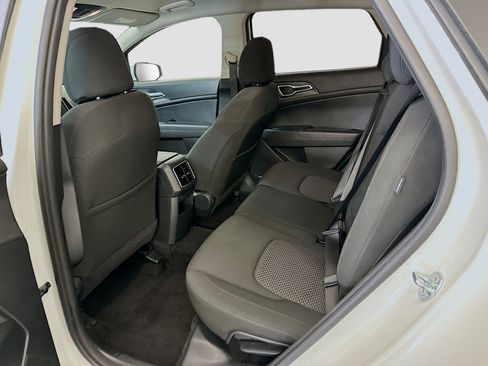 Used 2024 Kia Sportage LX image 28