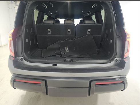 Used 2025 Nissan Armada PRO-4X AWD/4WD image 16