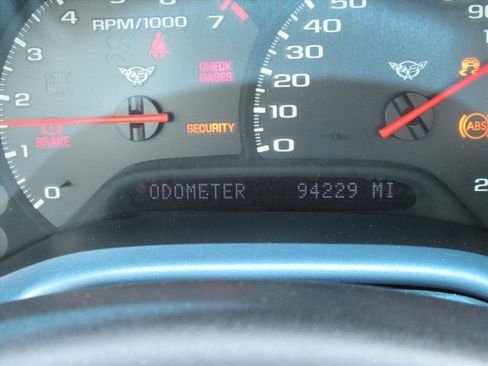 Used 1998 Chevrolet Corvette Convertible w/ Performance Handling Pkg RWD image 22