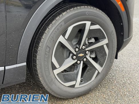 New 2026 Chevrolet Equinox EV LT image 34