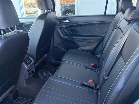 Certified 2024 Volkswagen Tiguan SE R-Line image 5