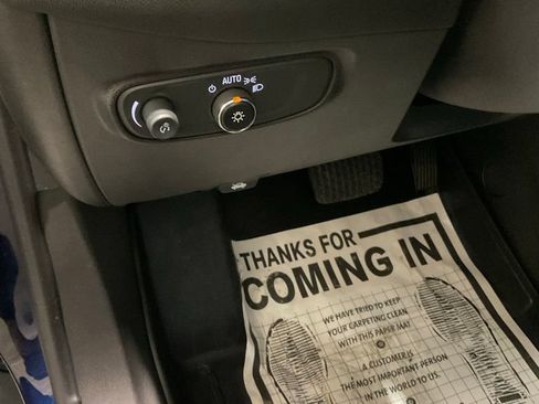 Used 2022 Chevrolet Equinox RS w/ Infotainment Package AWD/4WD image 8