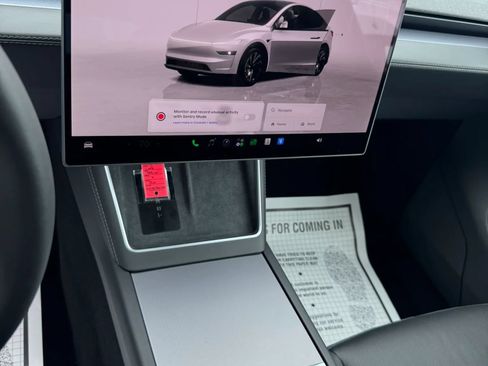 Used 2026 Tesla Model Y AWD image 25