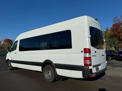 Used 2009 Dodge Sprinter 3500 image 4