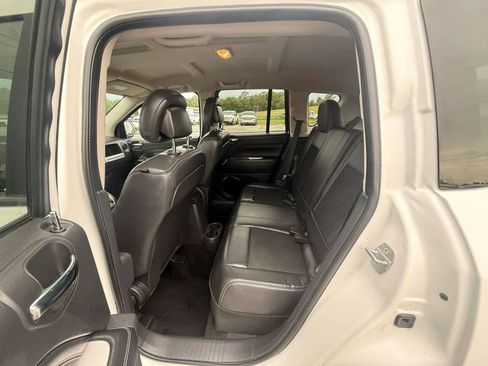 Used 2014 Jeep Compass Latitude AWD/4WD image 8