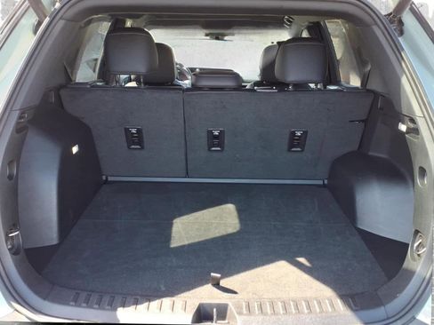 Used 2025 Chevrolet Equinox LT w/ Convenience Package II AWD/4WD image 11