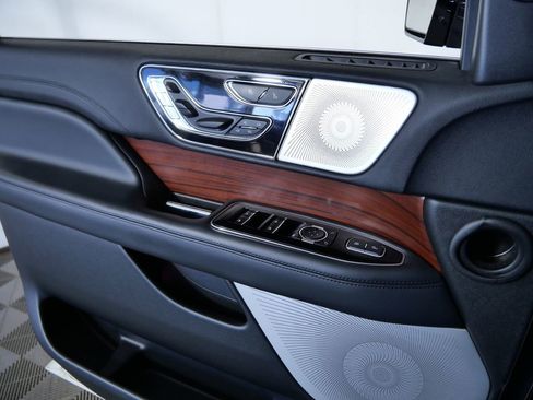 Used 2023 Lincoln Navigator Reserve AWD/4WD image 28