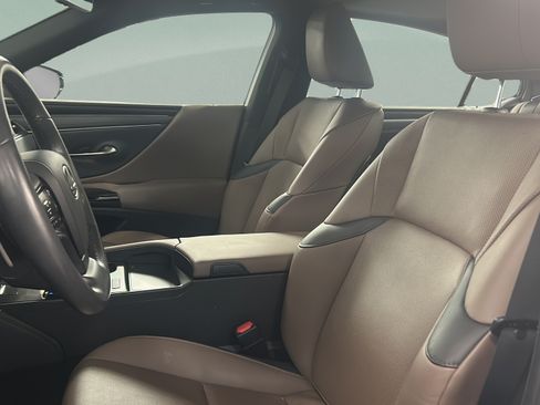 Used 2023 Lexus ES 350 w/ Premium Package FWD image 9