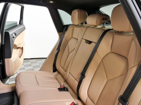 New 2026 Porsche Macan AWD/4WD image 22