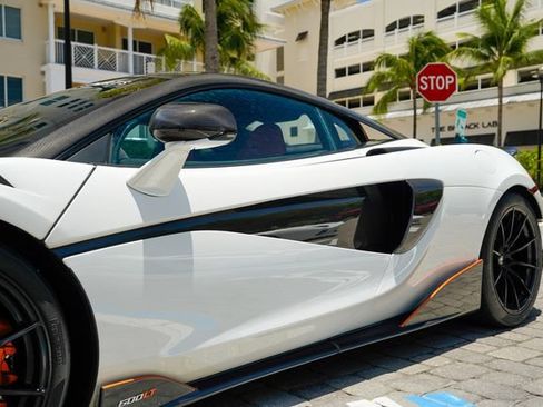 Used 2019 McLaren 600LT RWD image 11