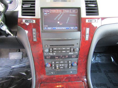 Used 2013 Cadillac Escalade Premium AWD/4WD image 22