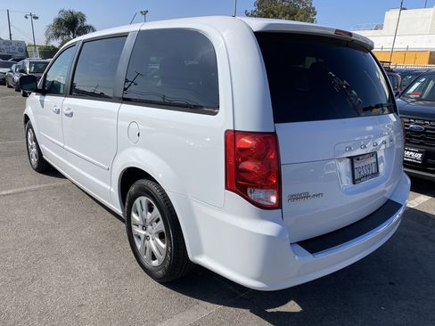 Used 2016 Dodge Grand Caravan SE w/ Quick Order Package 29E SE FWD image 11