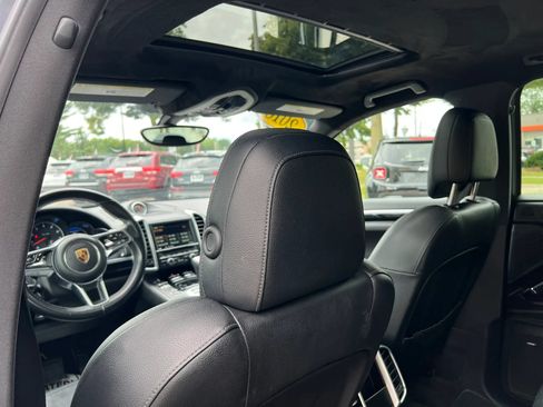 Used 2016 Porsche Cayenne AWD/4WD image 13