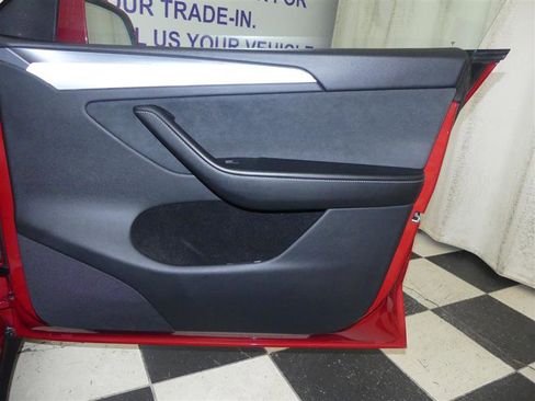 Used 2023 Tesla Model Y Long Range image 24