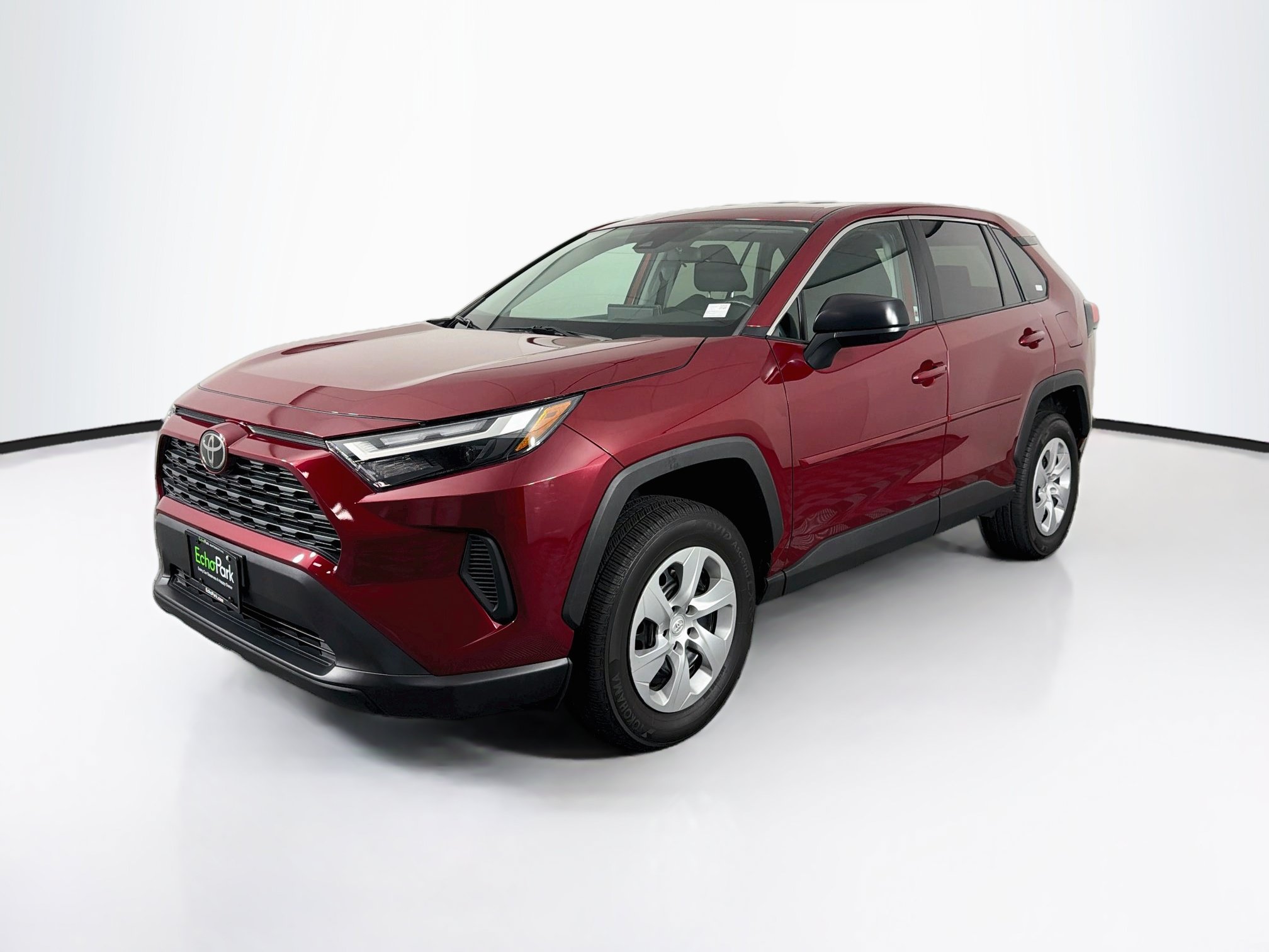 Used 2023 Toyota RAV4 LE AWD/4WD image 3