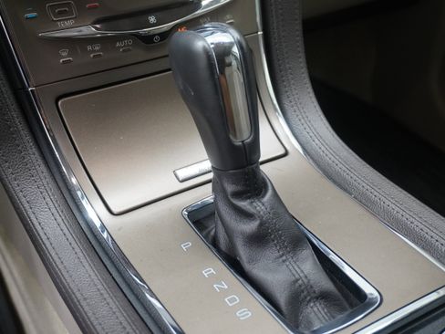 Used 2014 Lincoln MKX FWD w/ Equipment Group 102A image 21
