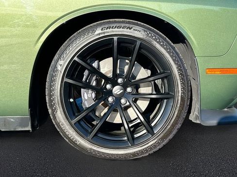 Used 2022 Dodge Challenger R/T w/ T/A Package image 32