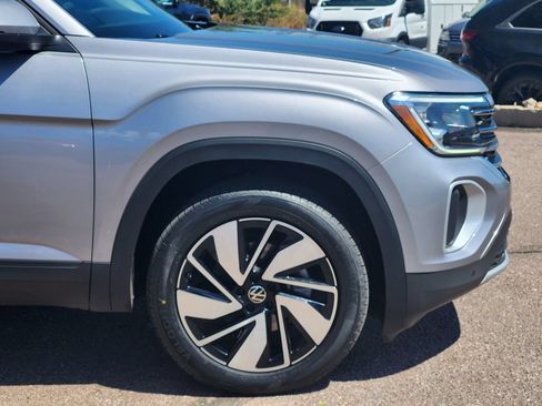 Used 2025 Volkswagen Atlas SE AWD/4WD image 29