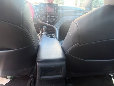 Used 2021 Toyota Camry SE FWD image 10