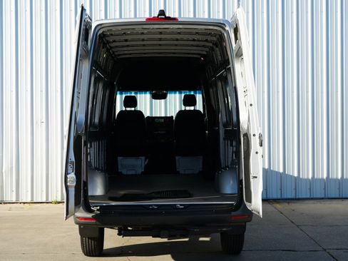 Used 2023 Mercedes-Benz Sprinter 2500 image 10