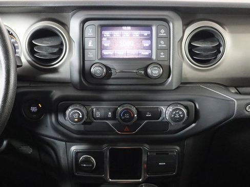 Used 2020 Jeep Gladiator Sport w/ Trailer Tow Package image 24