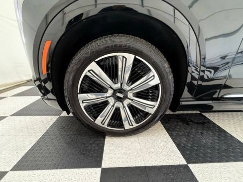 Used 2025 Cadillac Escalade IQ Luxury 2 w/ LPO, Premium Carpet Package AWD/4WD image 12