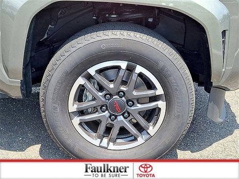 Used 2024 Toyota Tacoma TRD Sport AWD/4WD image 8