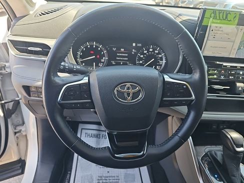 Used 2020 Toyota Highlander Platinum AWD/4WD image 16
