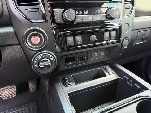 Used 2023 Nissan Titan PRO-4X w/ Pro-4x Convenience Package AWD/4WD image 20