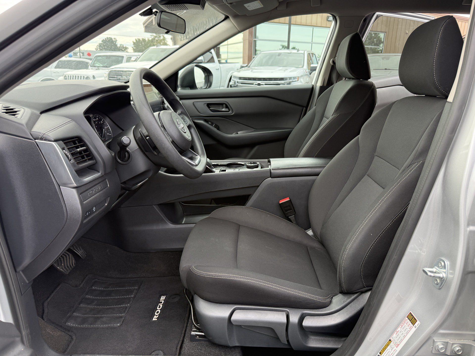 Used 2024 Nissan Rogue S AWD/4WD image 25