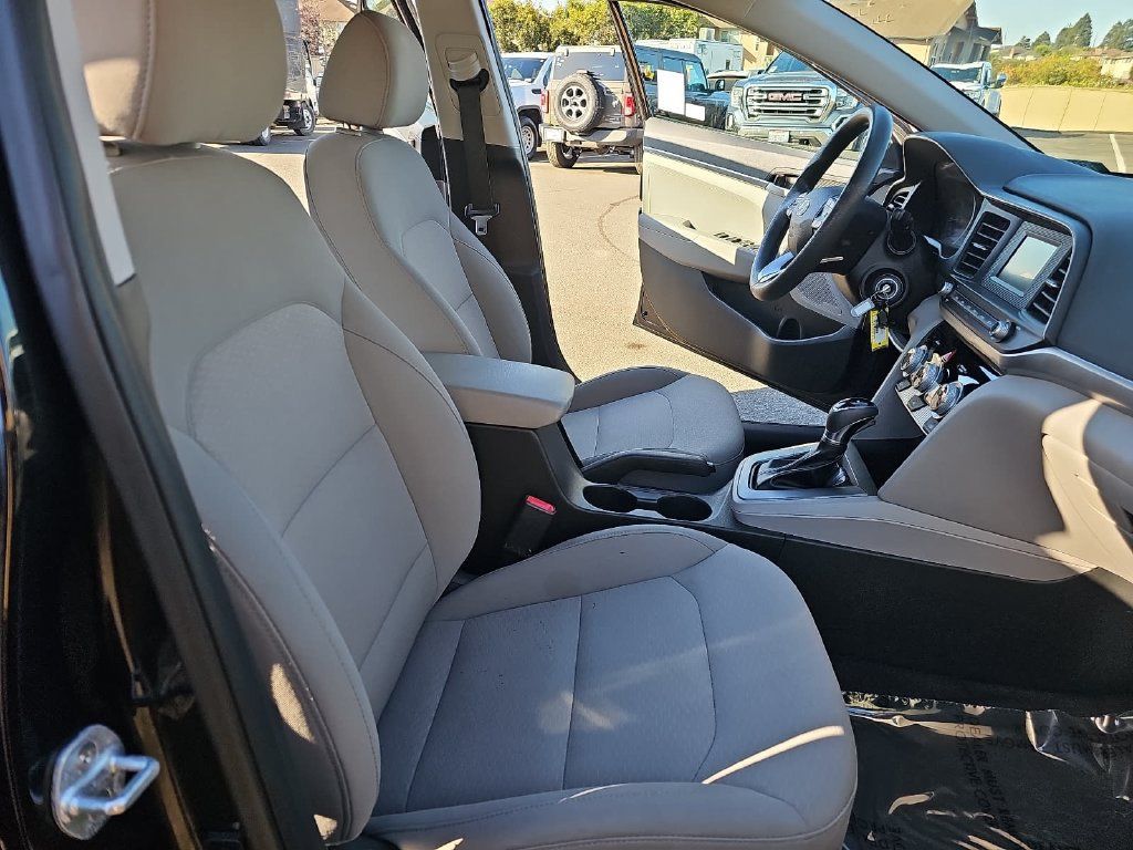 Used 2019 Hyundai Elantra SE FWD image 10