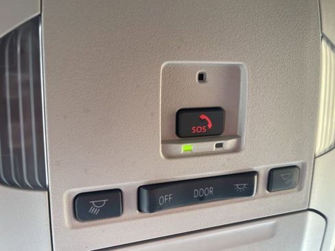 Used 2024 Toyota Highlander LE image 38