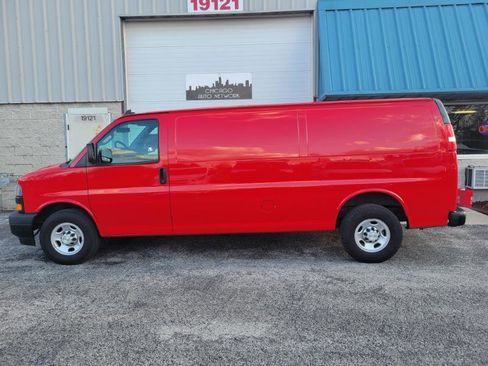 Used 2020 Chevrolet Express 3500 Extended w/ Driver Convenience Package image 3