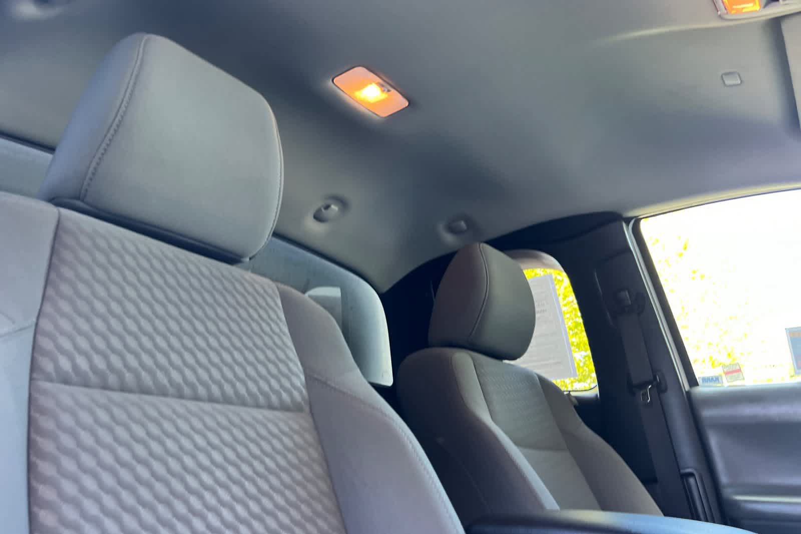 Used 2020 Toyota Tacoma SR RWD image 17