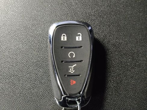 Used 2023 Chevrolet Equinox LT FWD image 32
