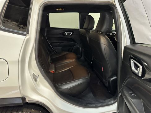 Used 2025 Jeep Compass Trailhawk AWD/4WD image 35