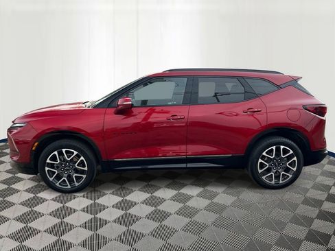 Used 2023 Chevrolet Blazer RS FWD image 2