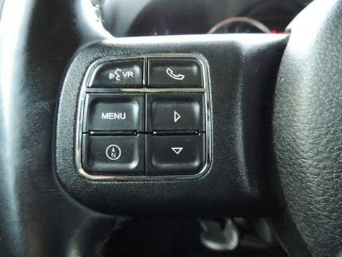 Used 2018 Jeep Wrangler Unlimited Rubicon w/ Connectivity Group image 31