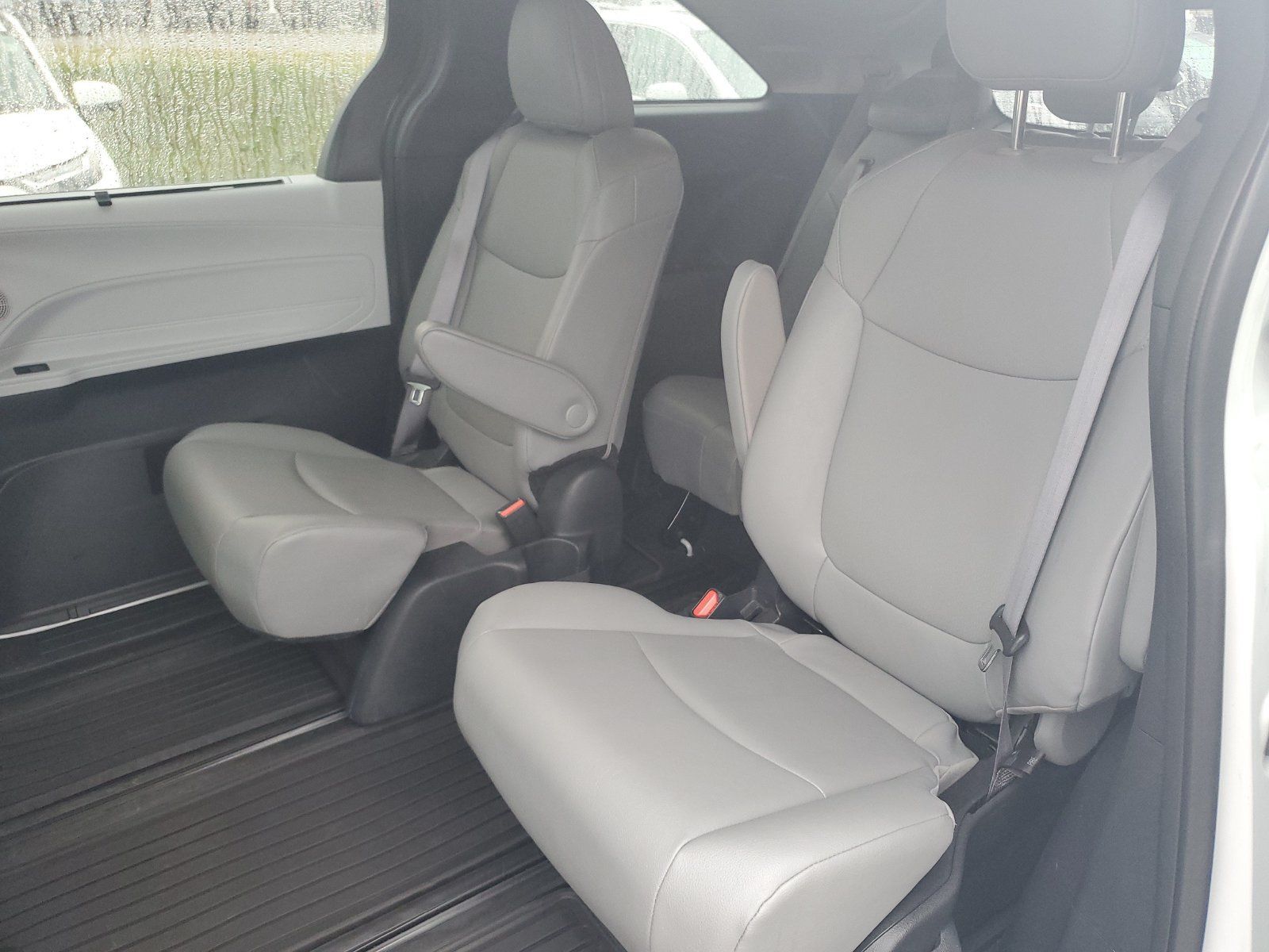 Certified 2025 Toyota Sienna XLE w/ XLE Plus Package AWD/4WD image 13