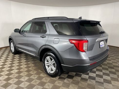Used 2022 Ford Explorer XLT image 11
