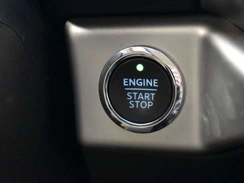 Used 2024 Ford Expedition XLT image 40