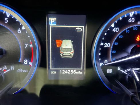 Used 2019 Toyota Highlander XLE FWD image 13