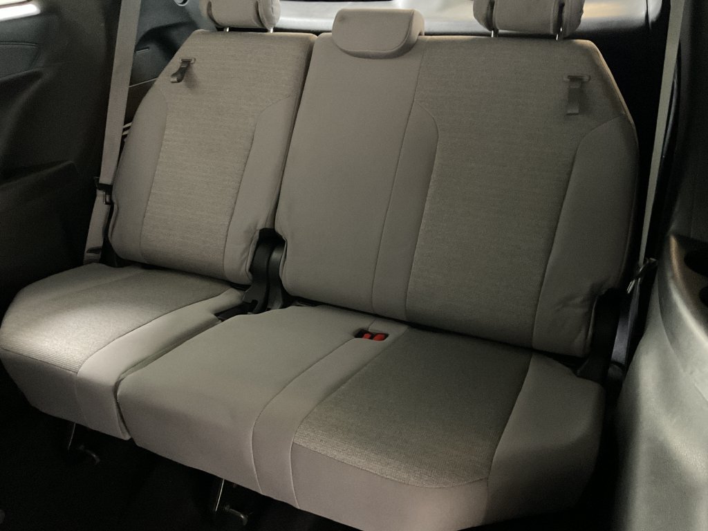 Used 2025 Toyota Sienna LE FWD image 19