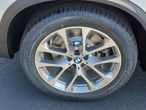 New 2026 BMW X5 xDrive50e image 5