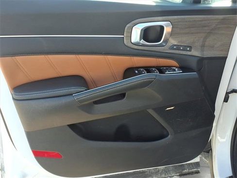 Used 2023 Kia Sorento SX Prestige image 22