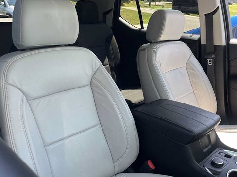 Used 2019 Chevrolet Traverse LS FWD image 38