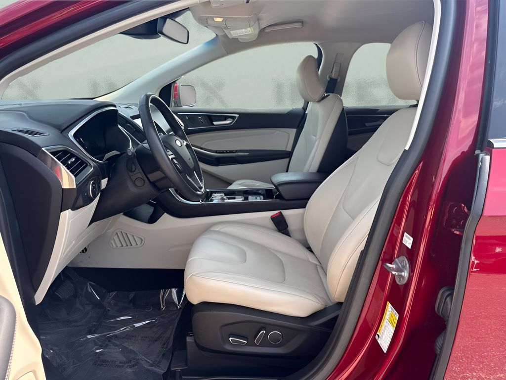 Used 2019 Ford Edge Titanium FWD image 9